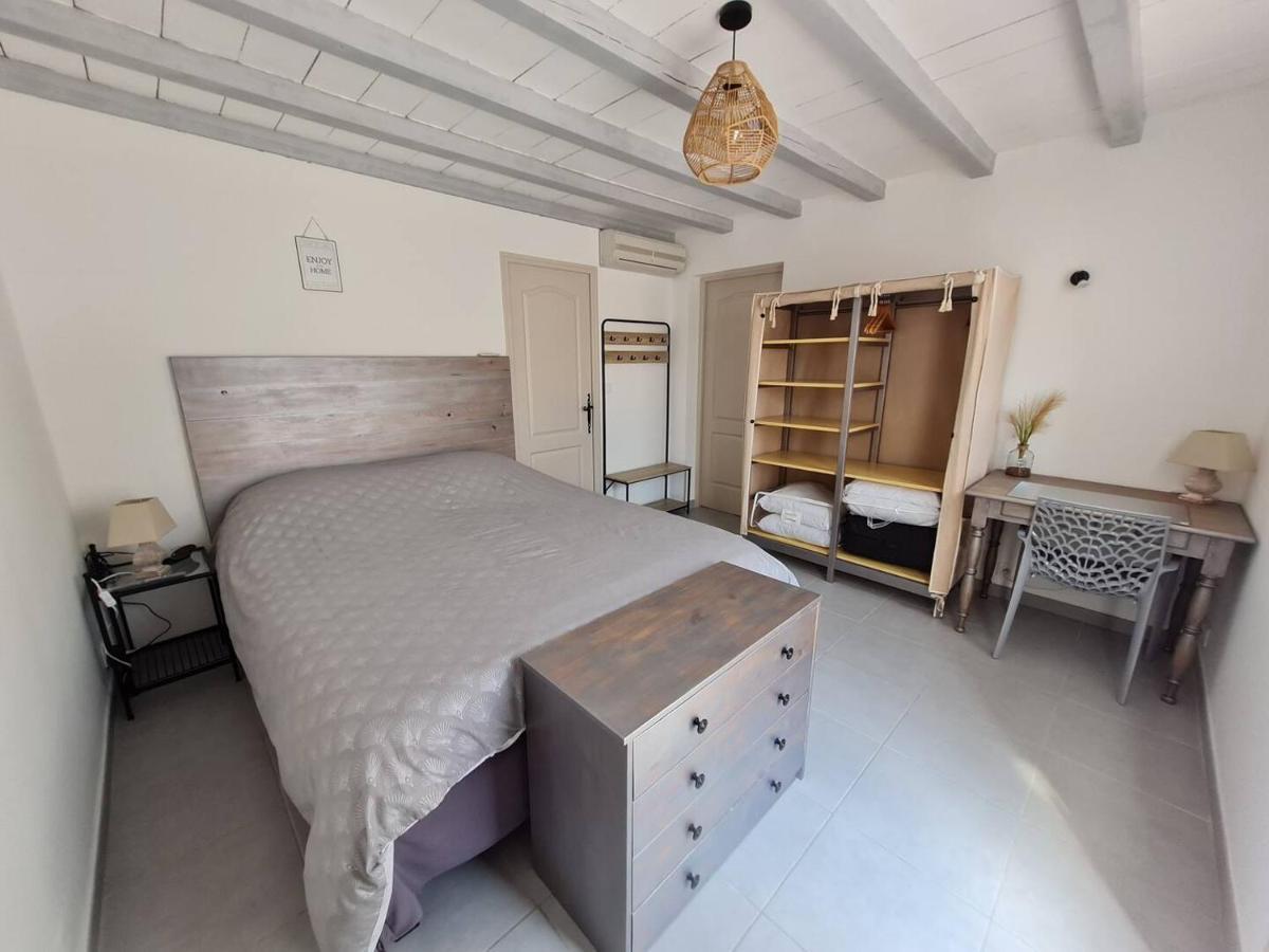 Appart Cosy Avec Son Exterieur Chaleureux,Piscine Et Parking Prive Fontvieille Exterior foto